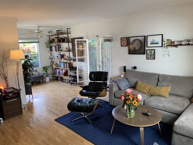 Living room/Dining room - 10921 Exposition Blvd