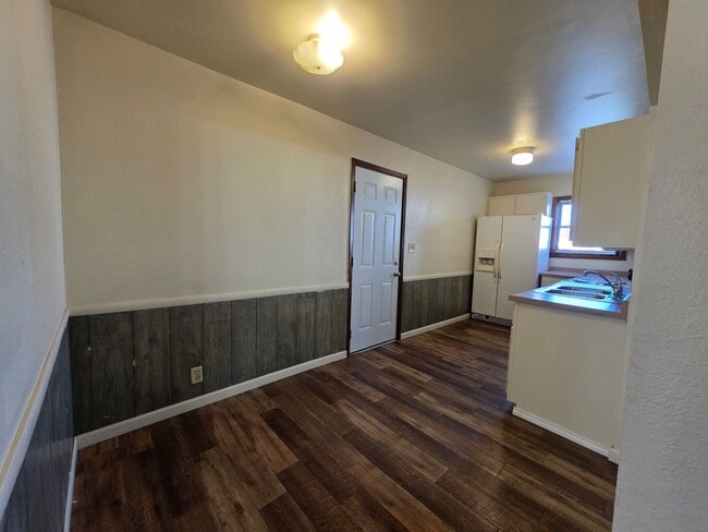 Foto del edificio - 1952 Roosevelt Ave