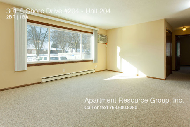Building Photo - 301 S Shore Dr