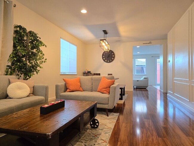 Building Photo - Beautiful Smart Home with Solar, A/C, Larg...