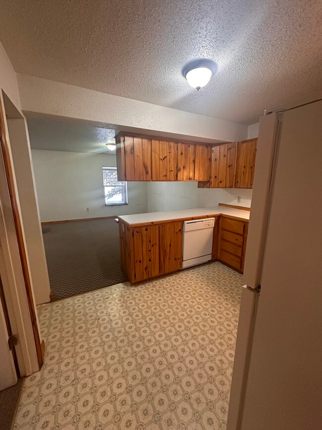 Building Photo - Blue Ox Apartments