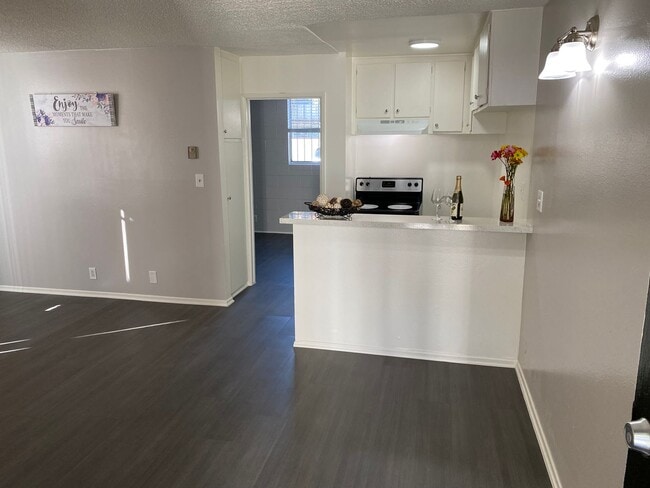 Interior Photo - Rosecrans