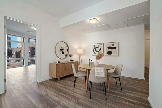 Building Photo - 857 Beacon St