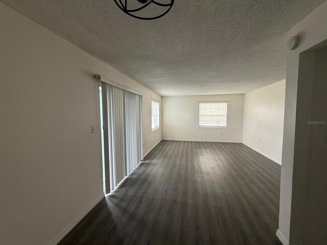 Foto del edificio - 2503 N Alafaya Trail