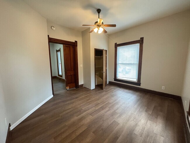 Foto del edificio - 121 E North St