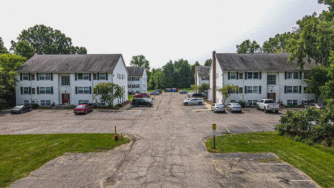 Building Photo - Grand Pointe