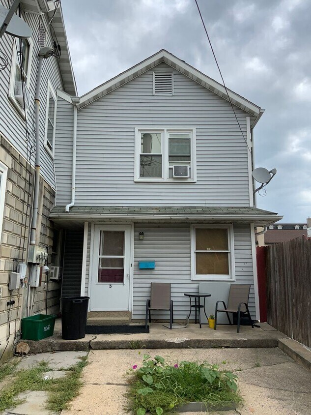 5 W Franklin St, Ephrata, PA 17522 House Rental in Ephrata, PA