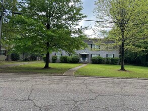 Building Photo - 2439 College St