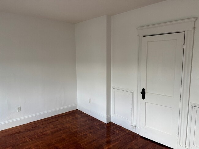 Building Photo - 117 Summer St