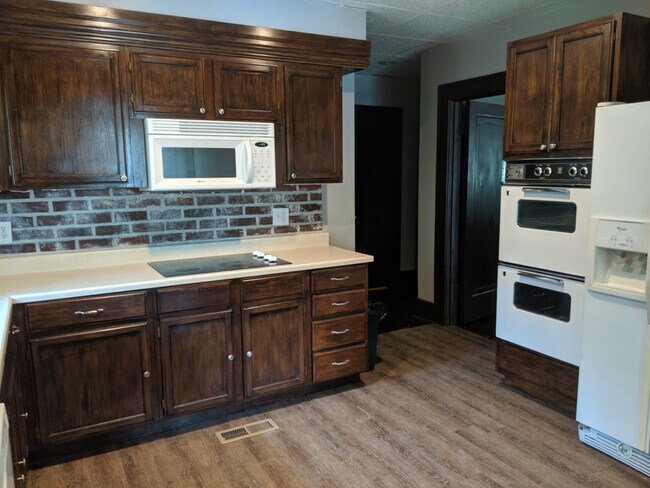 Building Photo - 1612 S Olive