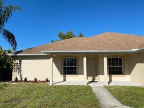 Building Photo - 1513 SW 13th Terrace