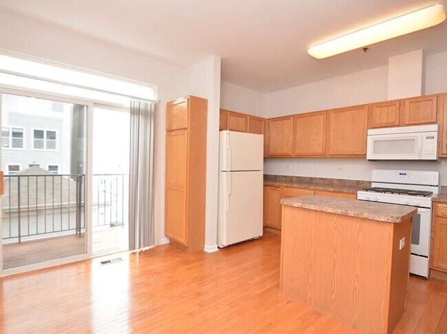 Foto del edificio - 4756 N Lamon Ave