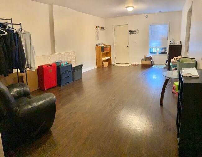 Foto del edificio - 254 W 31st St