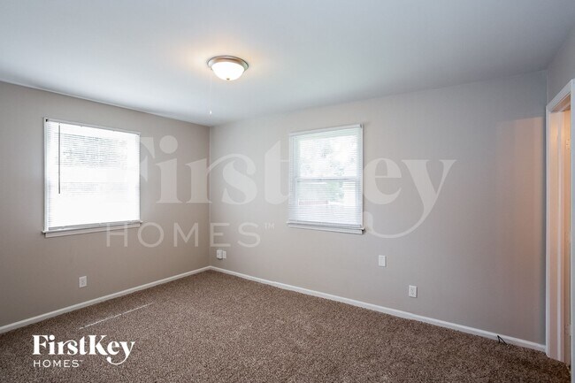 Foto del edificio - 4438 Windsor Rd