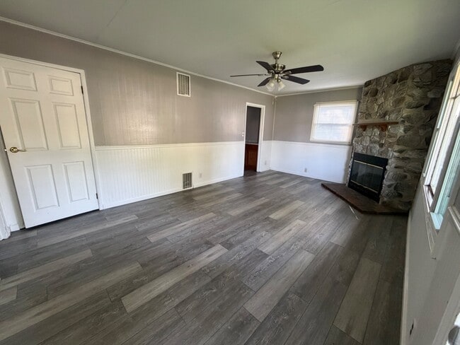 Building Photo - 1432 Bel Air