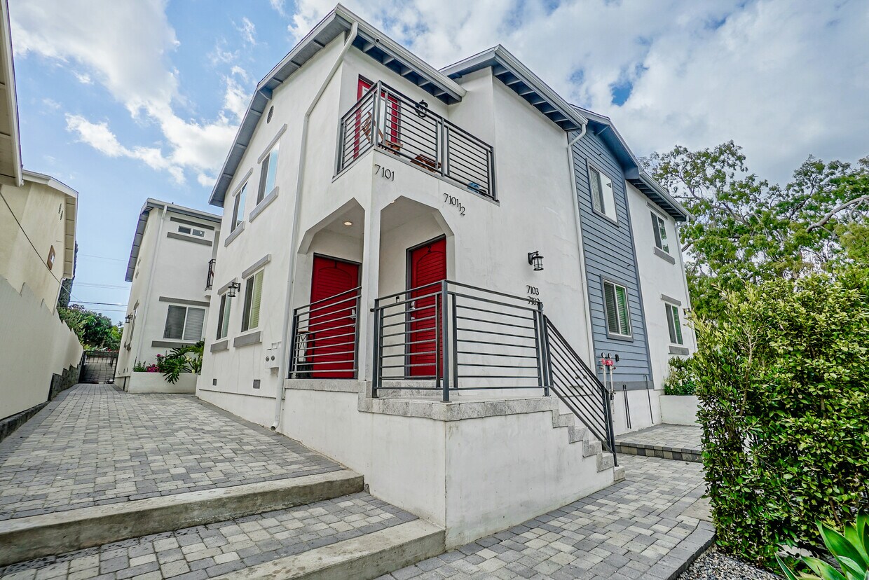 Foto principal - 7101 S La Cienega Blvd