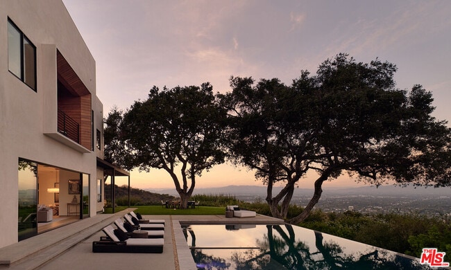 Building Photo - 13331 Mulholland Dr