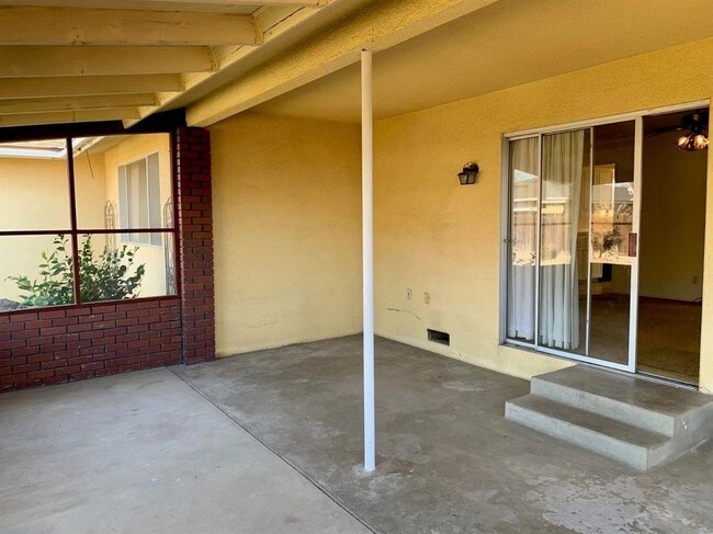Building Photo - 3026 E Ellery Ave