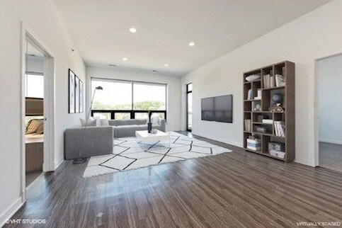 Foto del edificio - 5247 N Broadway St