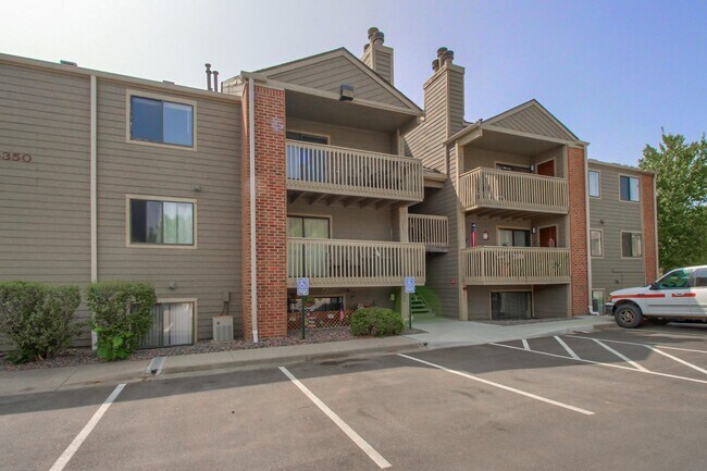 Building Photo - 6350 Oak St