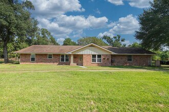 Building Photo - 8710 West Ln