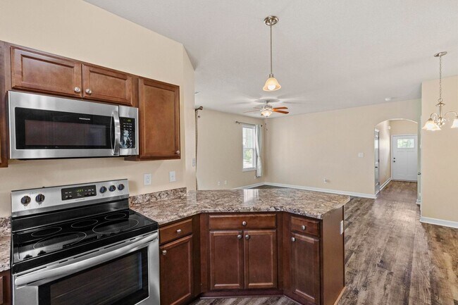 Foto del edificio - Holly Ridge Townhouse For Rent!