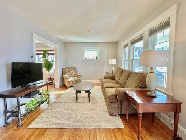 Building Photo - 62 Woods Ave