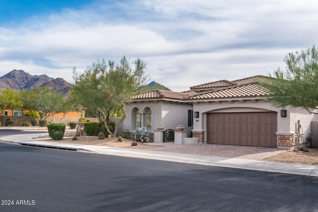 Building Photo - 9901 E Edgestone Dr