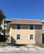 Building Photo - 2707 Vandiver Dr