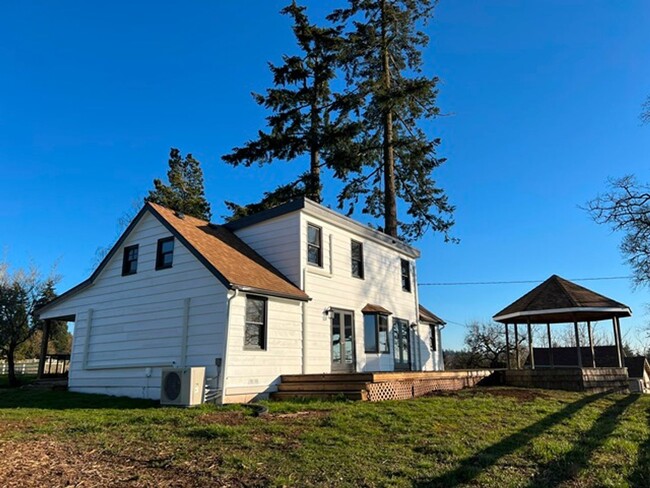 Building Photo - 4Bd/2Ba Two Story Farmhouse - Available to...