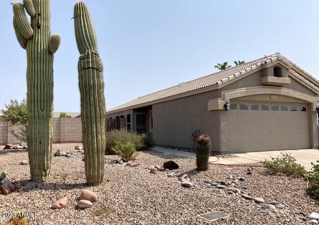 Building Photo - 4704 E Desert Wind Dr.