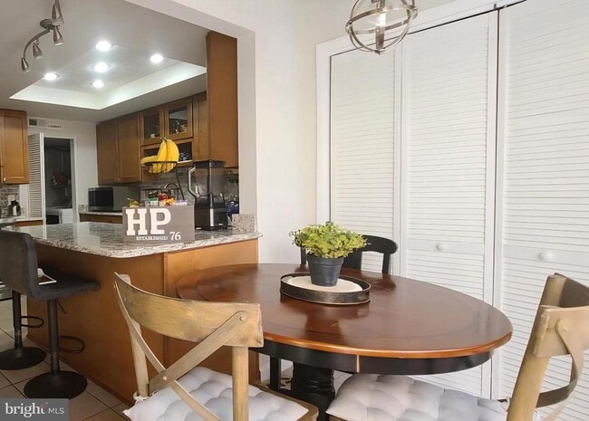 Building Photo - 24 Biscayne Pl