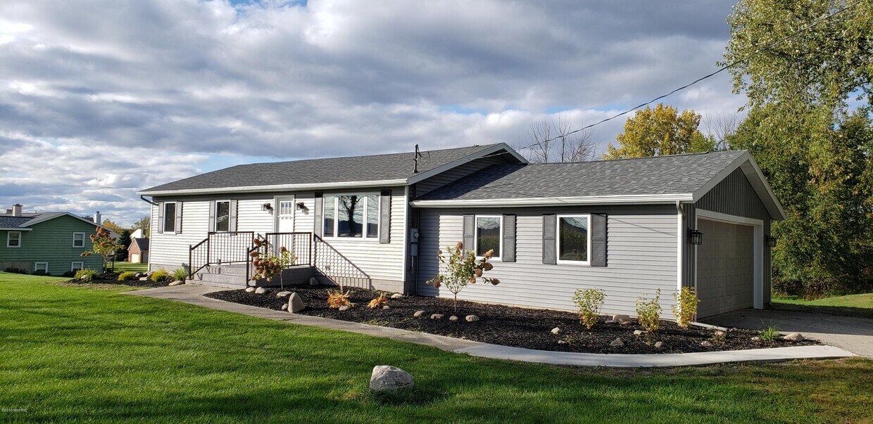 1955 76th St SE, Caledonia, MI 49316 House for Rent in Caledonia, MI