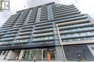 Building Photo - 3009-3009 Novar Rd