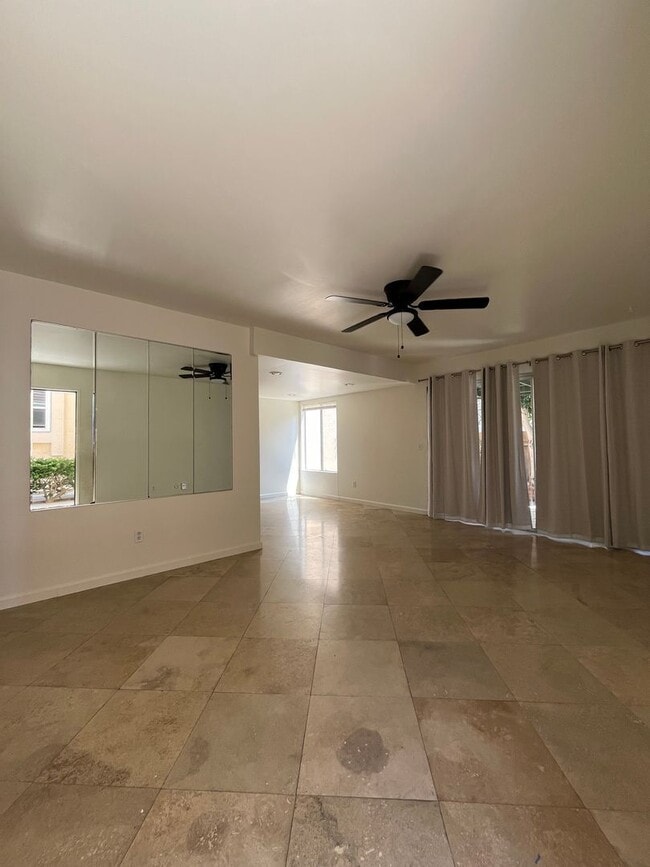 Foto del edificio - 4BR/2.5BA Two Story Condo Available