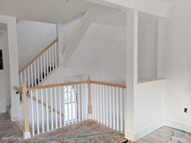 Building Photo - 2 br, 2 bath Townhome - 177 Albert Ave