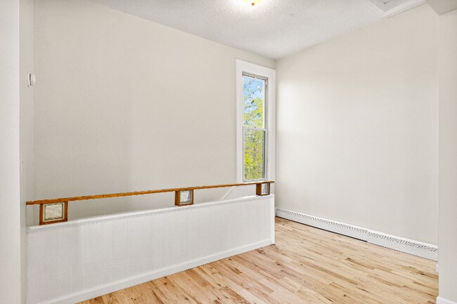 Photo - 139 Boswell Ave Apartment