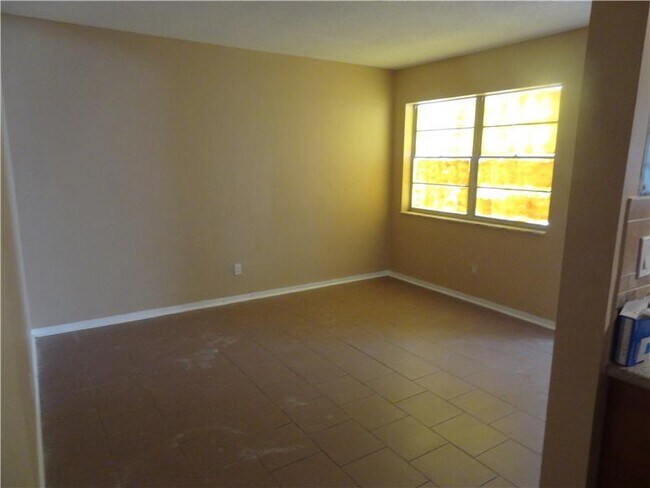 Foto del edificio - 6120 SW 48th Ct