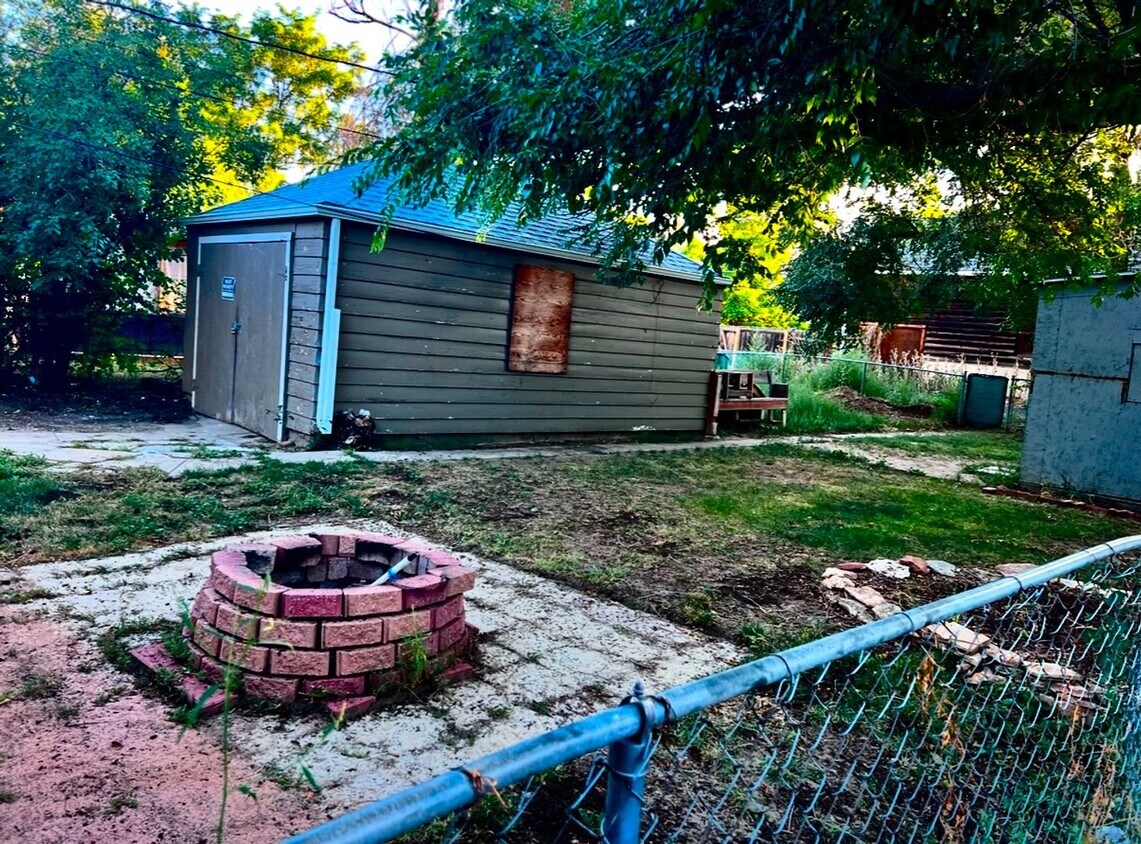 Building Photo - 2 bed 1 bath home