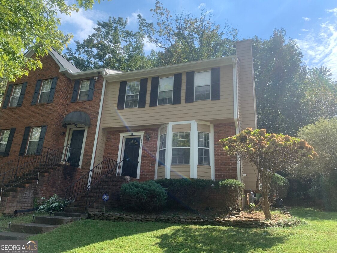 Primary Photo - 1652 Grist Mill Dr