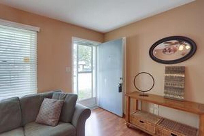 Foto del edificio - 1712 Stratford Dr