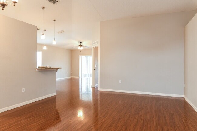 Foto del edificio - 2127 Aitkin Loop