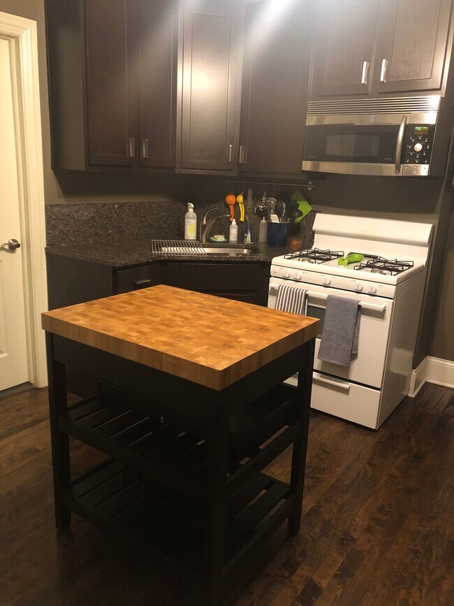 Kitchen - 3522 N Seeley Ave