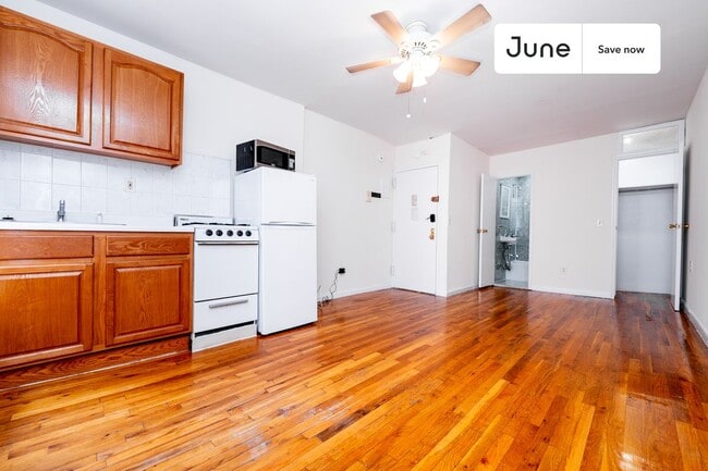 Building Photo - 1365 1st Ave