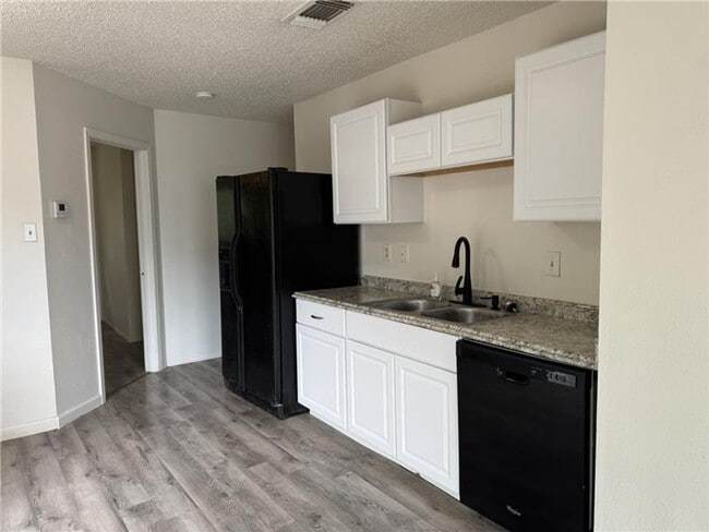 Building Photo - 11783 Spring Song Dr