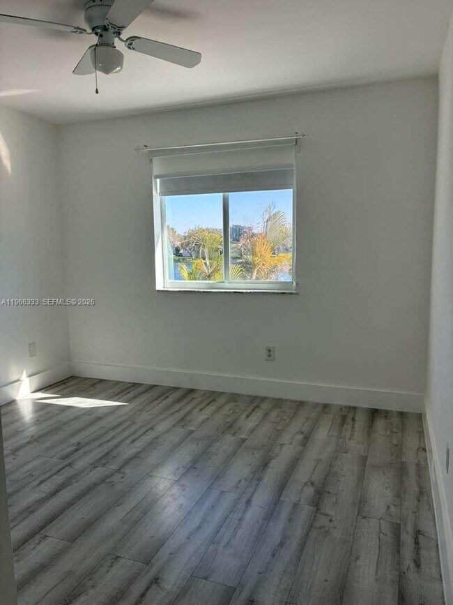 Foto del edificio - 11705 NW 12th St