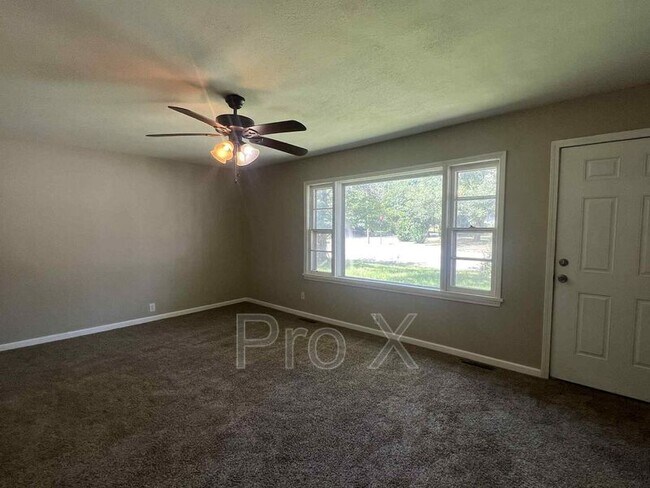 Foto del edificio - 2802 E 13th St
