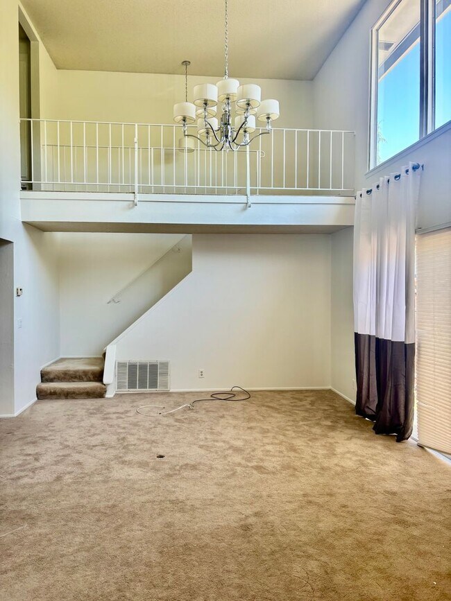 Foto del edificio - Bright & Airy 3-Bedroom Condo in Prime Mor...