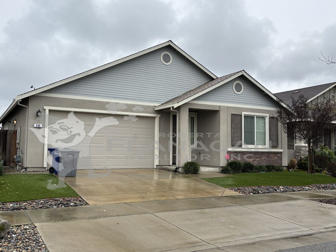 Primary Photo - 4 Bedroom/ 2 Bathroom home in newer neighb...