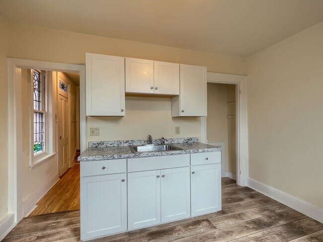 Foto del edificio - 211 Verbeke St